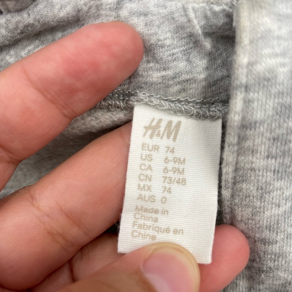 H&M Disney 6-9 months Mickey Mouse patterned overalls - Picture 2 of 4